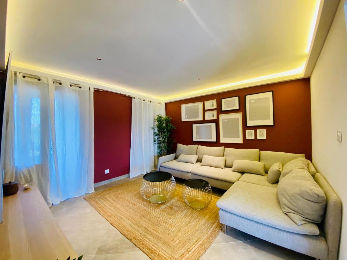 Duplex 120M2 Terrasse Vue Sur Nimesアパートメント エクステリア 写真