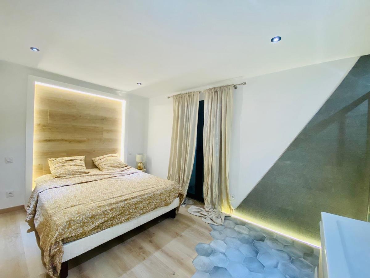 Duplex 120M2 Terrasse Vue Sur Nimesアパートメント エクステリア 写真